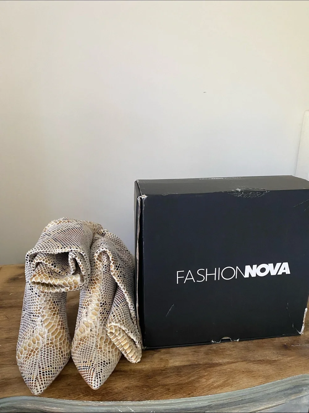 Fashion Nova eye catching